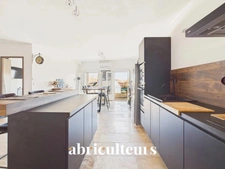 GRANS (13450)<span></span>appartement T3/4 rénové de 95,60 m²