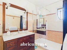 Maison - 128 m² - 7 pièces - Saint-Chamas (13250)