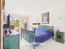 Propriété de 308 m² sur 1 hectare — 8 pièces — Lambesc (13410)