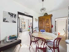 La-Roque-d'Anthéron<span></span>Maison de village de 152 m² avec terrasse