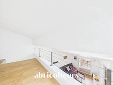 À vendre<span></span>Duplex T2/3 en dernier étage<span></span>Centre de Lambesc