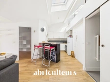 À vendre<span></span>Duplex T2/3 en dernier étage<span></span>Centre de Lambesc