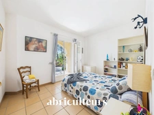 Maison d’architecte de 256 m² avec piscine et jardin arboré de 4 000 m²