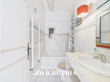 LAMBESC - Propriété de 170 m² avec dépendance et piscine – Terrain 1 000 m²