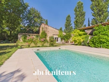 Mas provençal de 310 m² avec piscine et parc arboré de 7 880 m² — PNR des Alpilles