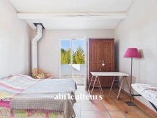 LAMBESC - Propriété de 170 m² avec dépendance et piscine – Terrain 1 000 m²