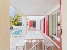 LAMBESC - Propriété de 170 m² avec dépendance et piscine – Terrain 1 000 m²