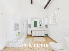 Maison d’architecte de 256 m² avec piscine et jardin arboré de 4 000 m²