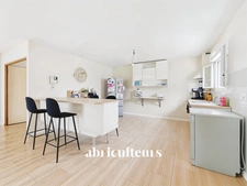 Maison mitoyenne plain-pied à Lambesc, calme et proche des commodités