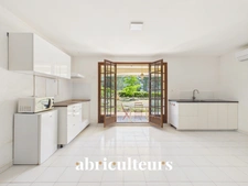Propriété de 308 m² sur 1 hectare — 8 pièces — Lambesc (13410)