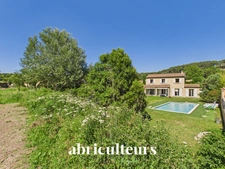 Maison - 128 m² - 7 pièces - Saint-Chamas (13250)