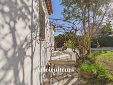 LAMBESC - Propriété de 170 m² avec dépendance et piscine – Terrain 1 000 m²