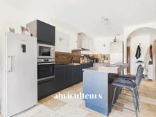 GRANS (13450) - appartement T3/4 rénové de 95,60 m²