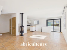 Appartement T4 de 107 m² avec entrée indépendante en vente à Grans (13450)