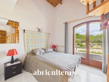 Propriété de 308 m² sur 1 hectare — 8 pièces — Lambesc (13410)