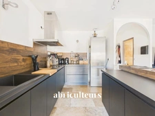 GRANS (13450) - appartement T3/4 rénové de 95,60 m²