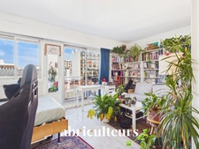 Grand studio – 41m² avec balcon, dernier étage & parking – Avenue de Saint-Mandé, Paris 12e