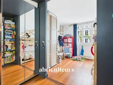 Beau T4 en parfait état avec balcon – Quartier calme, proche métros