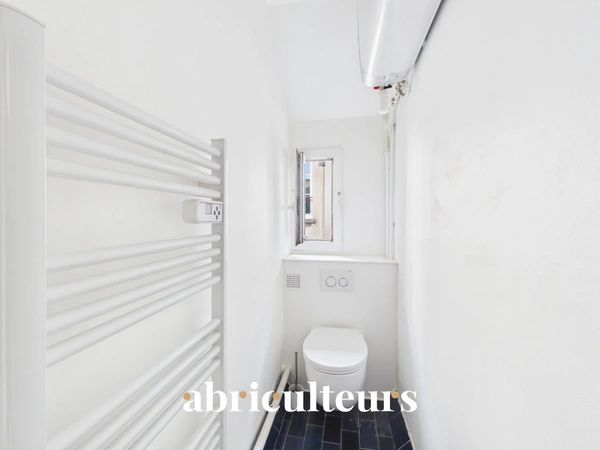 2/3 pièces 37 m² à Nation<span></span>Dernier étage vue toits<span></span>Refait à neuf<span></span>Paris 12