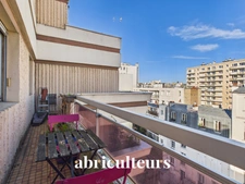 Grand studio – 41m² avec balcon, dernier étage & parking – Avenue de Saint-Mandé, Paris 12e