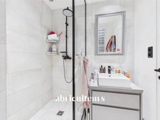 Beau T4 en parfait état avec balcon – Quartier calme, proche métros