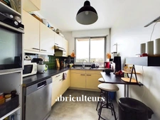 Beau 2 Pièces en Parfait État avec Terrasse et Vue Ciel Dégagée - Rue Dagorno 75012