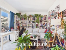 Grand studio – 41m² avec balcon, dernier étage & parking – Avenue de Saint-Mandé, Paris 12e