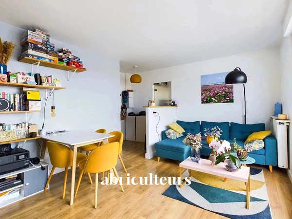 Beau 2 Pièces en Parfait État avec Terrasse et Vue Ciel Dégagée<span></span>Rue Dagorno 75012