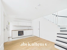 Beau duplex "esprit maison" rénové et confortable au cœur du 18ᵉ arrondissement