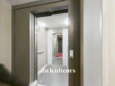 Appartement avec balcon dans immeuble récent à Bois-Colombes