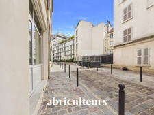 Bel appartement rénové et lumineux dans un quartier recherché du 18ème arrondissement