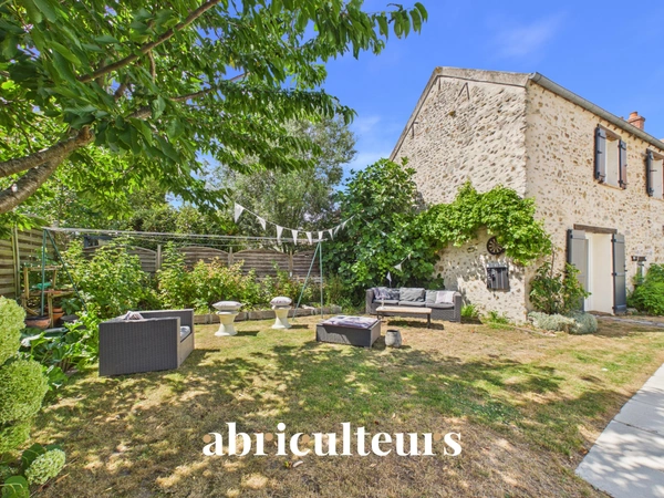 Calme absolu dans cette maison de charme bucolique rénovée de 250m² à Vert le Grand (91810)