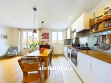 Très bel appartement de 52m2<span></span>Quartier très recherché<span></span>Rue très calme<span></span>Rue Emile Raynaud 93100 Montreuil