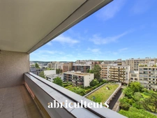 Location meublée<span></span>Bel appartement T2 de 36,75m² Lumineux avec Balcon au Dernier Étage à Boulogne-Billancourt 92100