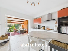 Maison familiale lumineuse avec vue Cap Canaille, dans résidence sécurisée<span></span>CASSIS<span></span>895 000€