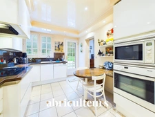 MAISON 6 PIECES - 4 CHAMBRES – MARINES – 475 000€