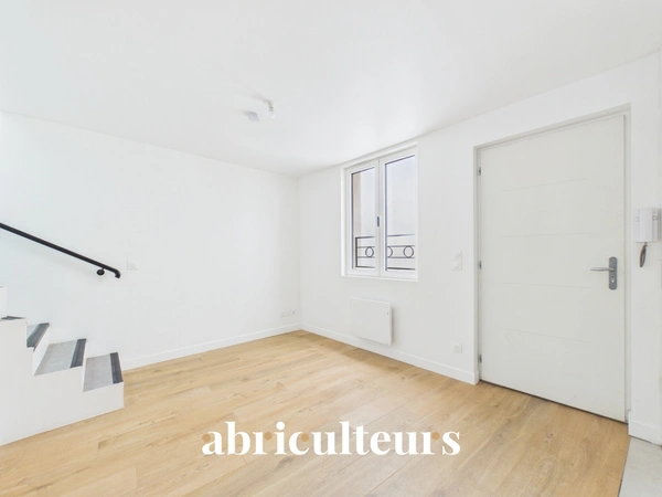 Beau duplex "esprit maison" rénové et confortable au cœur du 18ᵉ arrondissement