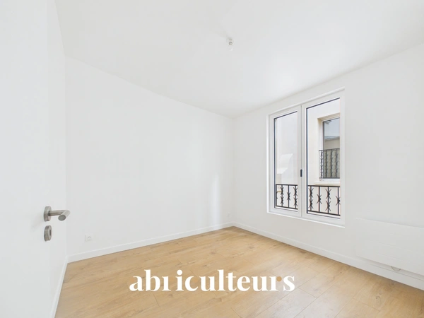 Beau duplex "esprit maison" rénové et confortable au cœur du 18ᵉ arrondissement