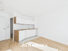 Charmant Appartement T2 rénové avec prestations de qualité dans le 18ème arrondissement