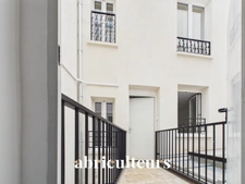 Beau duplex "esprit maison" rénové et confortable au cœur du 18ᵉ arrondissement