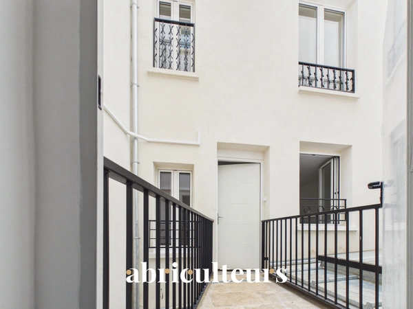 Beau duplex "esprit maison" rénové et confortable au cœur du 18ᵉ arrondissement