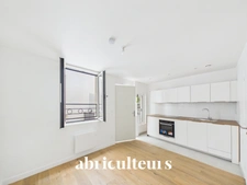 Beau duplex "esprit maison" rénové et confortable au cœur du 18ᵉ arrondissement