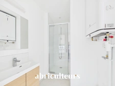 Bel appartement rénové et lumineux dans un quartier recherché du 18ème arrondissement