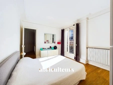 Superbe appartement lumineux au dernier étage de 86m2 avec balcon