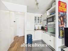 Appartement avec balcon dans immeuble récent à Bois-Colombes