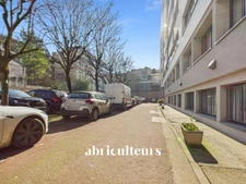 Luminosité et Calme – 4 Pièces de 89 m² à Rénover au Dernier Étage – Levallois / Paris 17ᵉ
