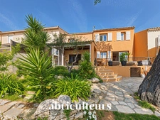 Maison familiale lumineuse avec vue Cap Canaille, dans résidence sécurisée – CASSIS - 895 000€