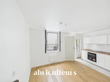 Beau duplex "esprit maison" rénové et confortable au cœur du 18ᵉ arrondissement