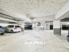 Appartement avec balcon dans immeuble récent à Bois-Colombes