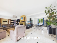 Superbe Propriété Familiale de charme de 310 m² avec piscine et magnifique jardin arboré – Yerres (91)